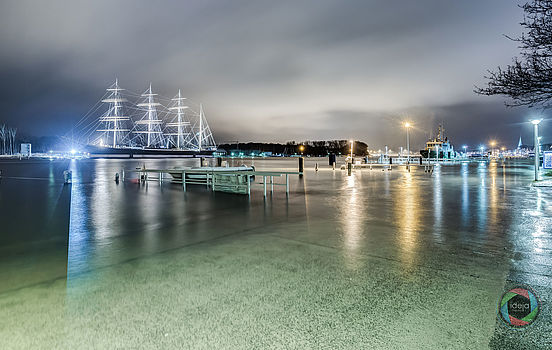 Schwere Sturmflut in Lübeck-Travemünde, verursacht durch Sturmtief Axel am 04.01.2017