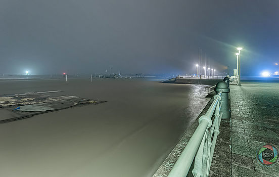 Schwere Sturmflut in Lübeck-Travemünde, verursacht durch Sturmtief Axel am 04.01.2017